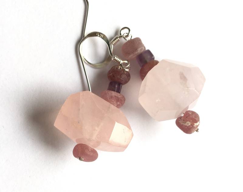 Natürliche Rosa Saphir Und Rosenquarz Ohrringe von BorealisJewellery