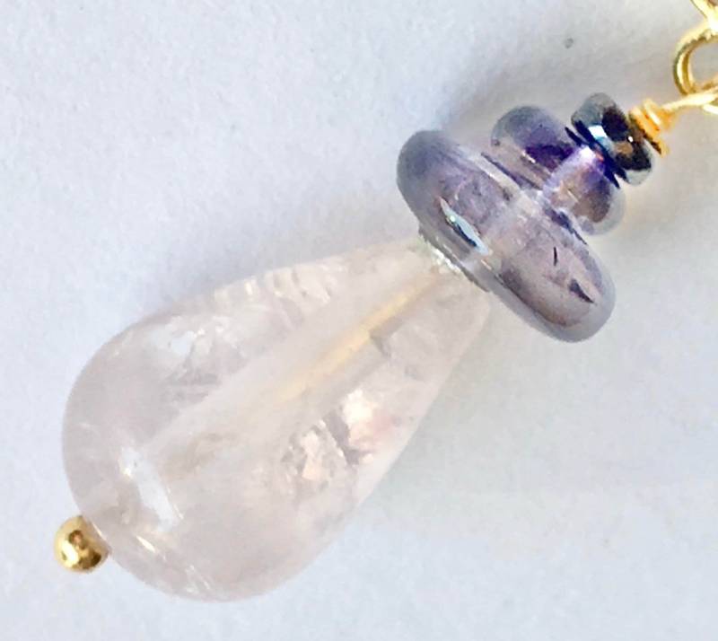 Rosenquarz Und Iolith Anhänger von BorealisJewellery