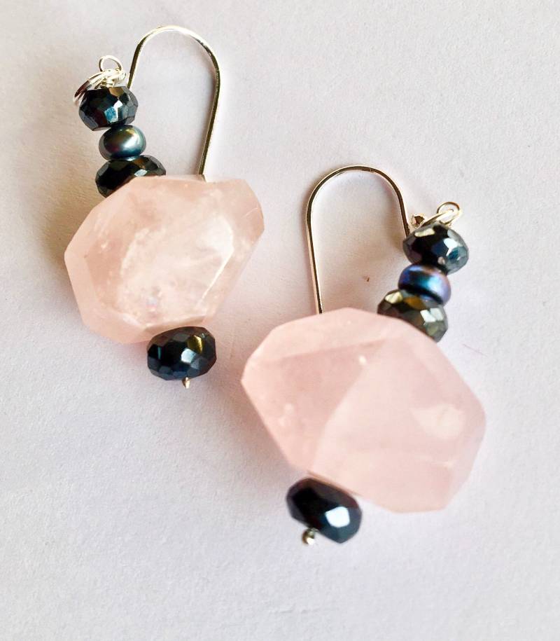 Rosenquarz Und Spinell Ohrringe von BorealisJewellery