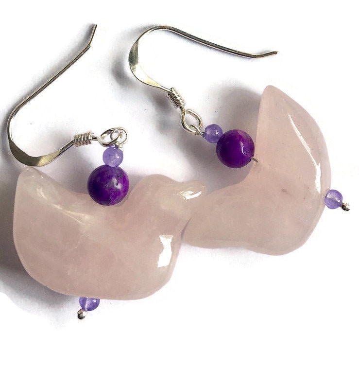 Rosenquarz Vogel Ohrringe von BorealisJewellery