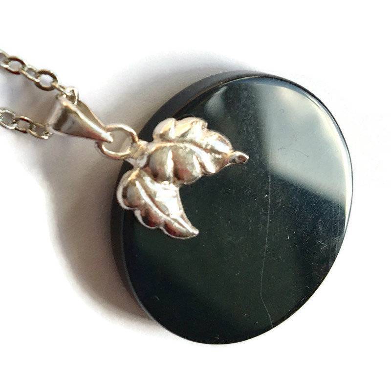 Schwarzer Achat Und Perlen Anhänger von BorealisJewellery