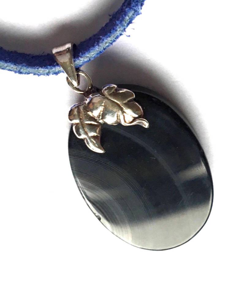 Schwarzes Ovales Achat Halsband Mit Silberballen von BorealisJewellery