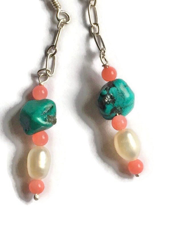 Türkis, Koralle Und Perlen Ohrringe von BorealisJewellery