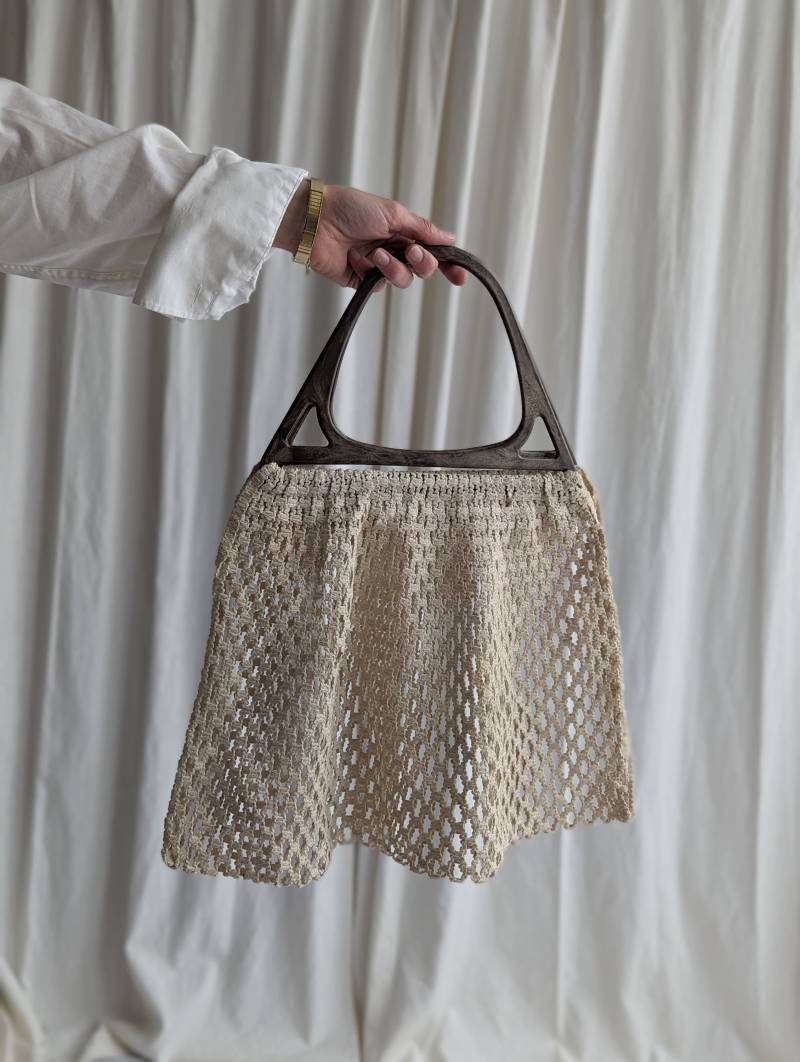 Vintage 80Er Jahre Beige Gehäkelte Handtasche Mit Top Griff von Boretrolondon