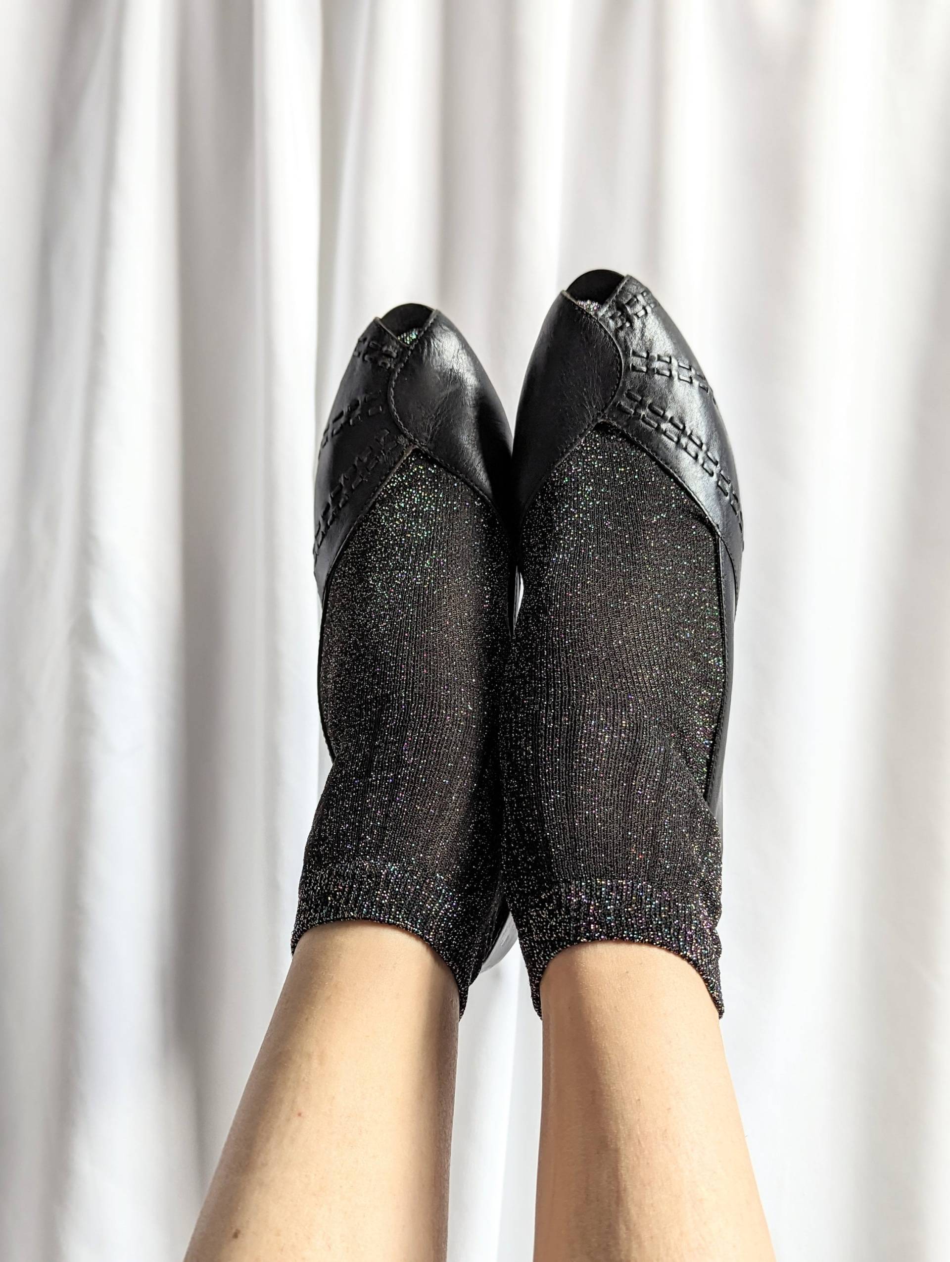 Vintage Schwarze Leder Peep Toe Schuhe Kleine Absatz Grösse 37 von Boretrolondon