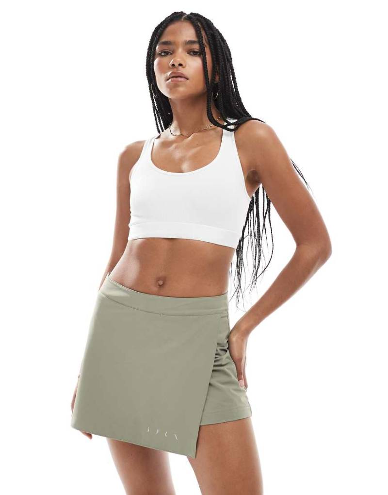 Born Living Yoga - Valley - Rock in Camuflaje mit integrierter Shorts und Tasche hinten-Grün von Born Living Yoga