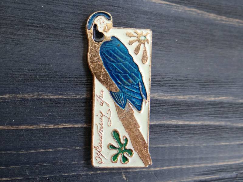 Papagei Vogel Pin Hipster Rucksack Pins Vintage Abzeichen Metall Button Schulanfang Geschenk Blau Emaille Anstecker Schwester von BornInTheSoviet