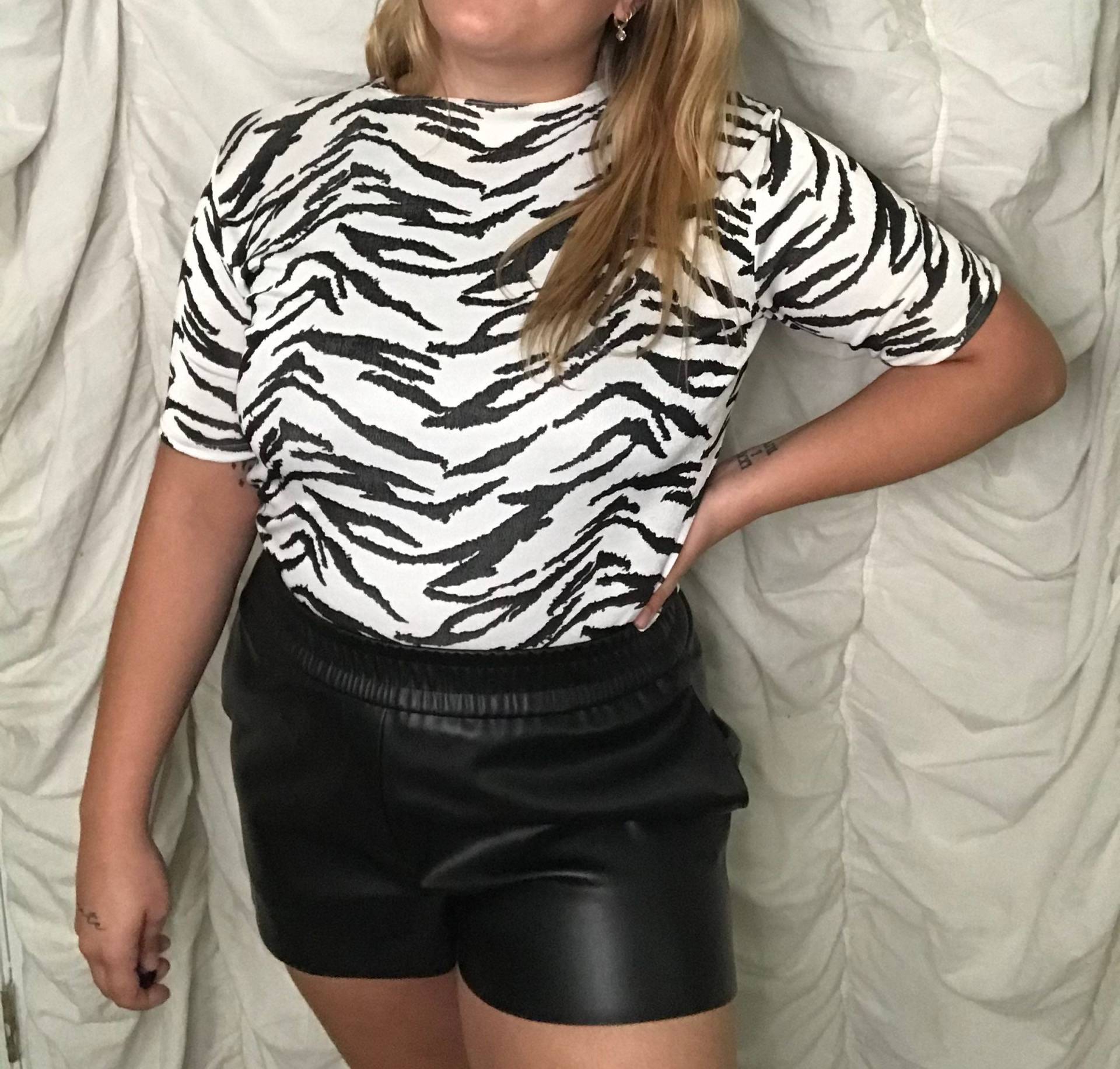 Y2K Mesh Top Mit Zebradruck Y2K Mesh Top Mit Zebradruck von BornandRaisedThreads