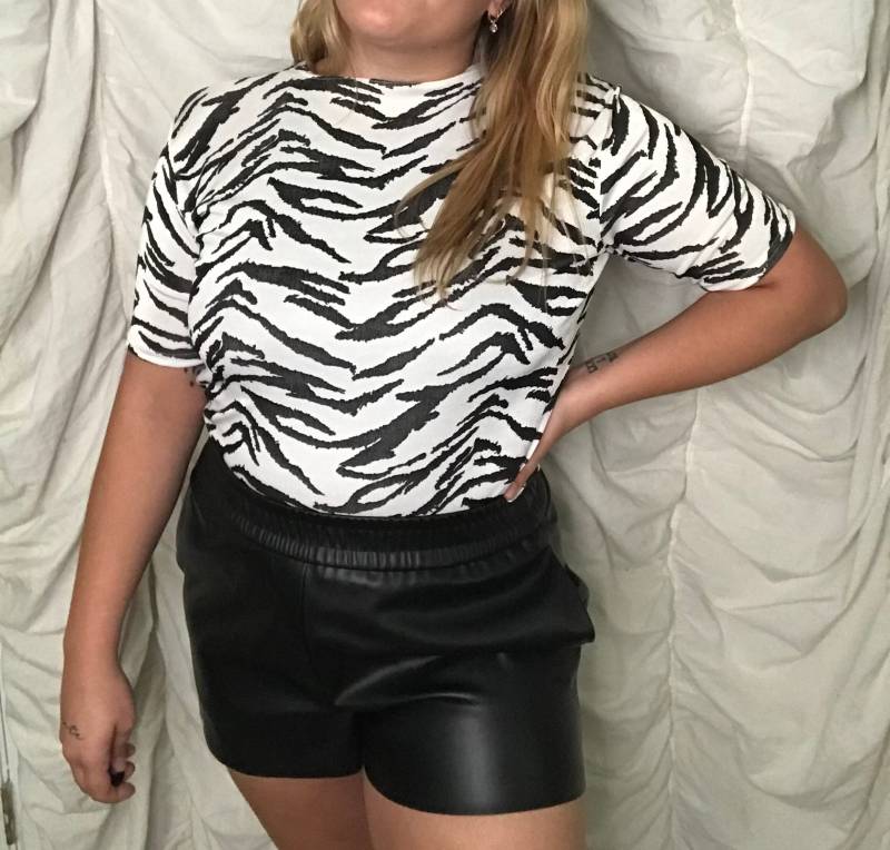 Y2K Mesh Top Mit Zebradruck von BornandRaisedThreads