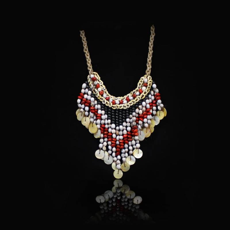 Dreieckige Fransen Shell Und Samen Halskette Papua Traditionelle Stammes Stil Tropfen Charme Quaste Anhänger Mutter Der Perle Pailletten Scheibe von BorneoHunters