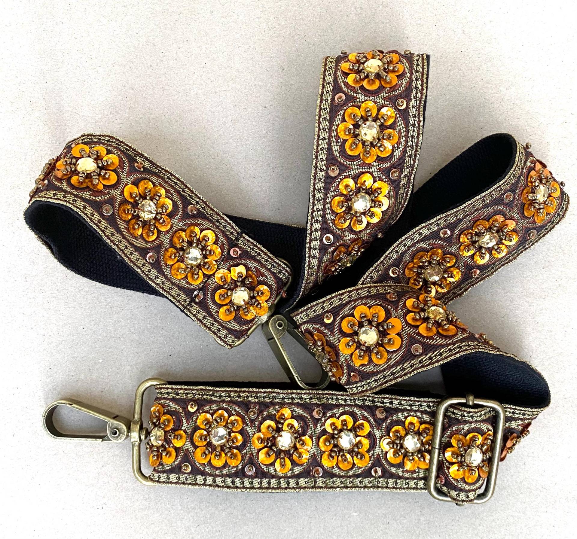 Taschengurt Ersatzriemen Wechselgurt Boho Handbestickt Perlen Pailletten von Bortenzauber