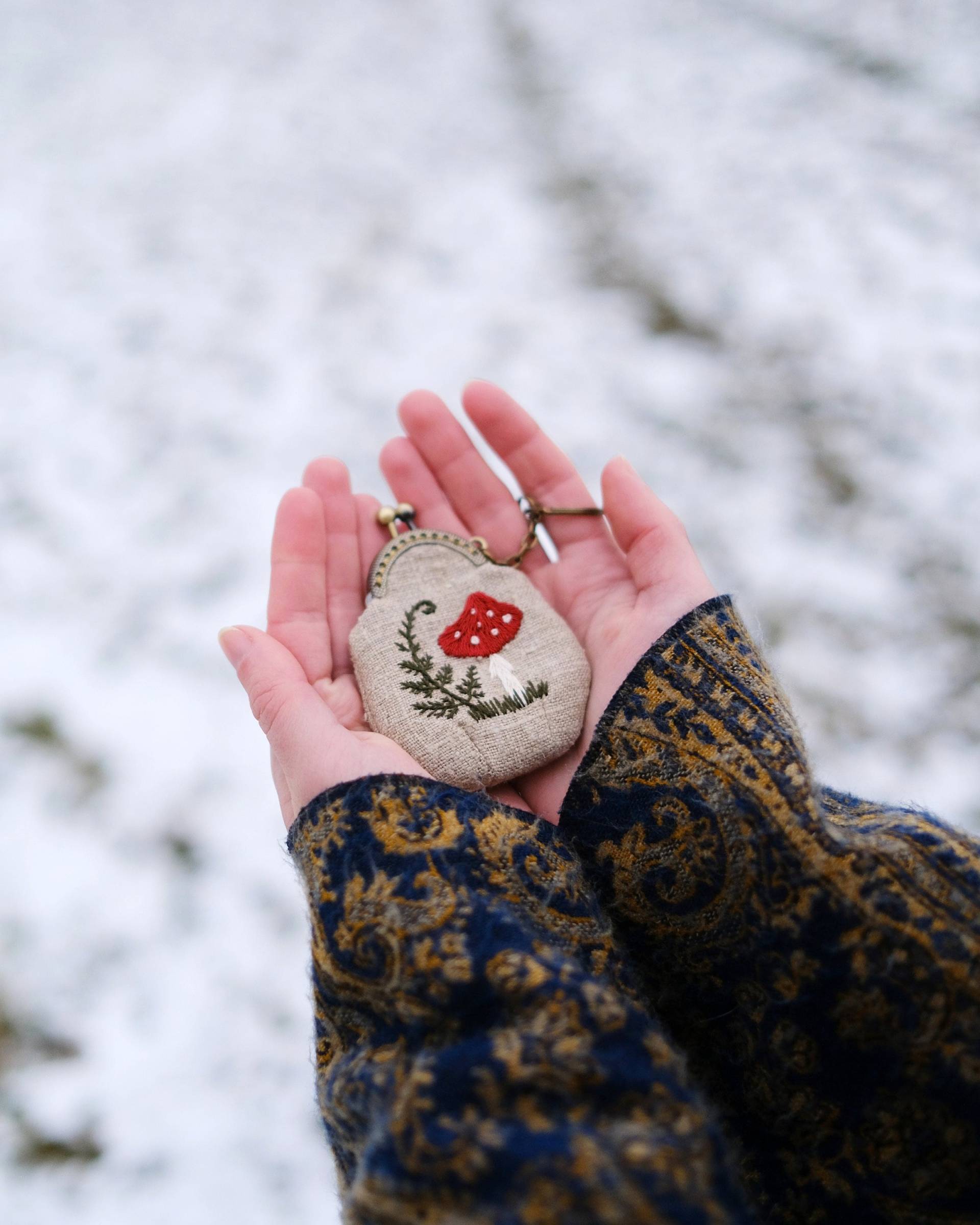 Häkelblume, Fadenwurm, Spinnentier, Anhänger, Upcycling Vintage Look von Bosasia