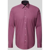 BOSS Regular Fit Business-Hemd mit Knopfleiste in Aubergine, Größe 40 von Boss