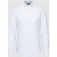 BOSS Slim Fit Business-Hemd mit Allover-Muster Modell 'Hank' in Bleu, Größe 45 von Boss