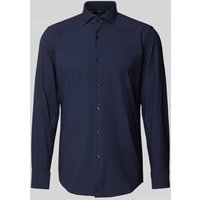 BOSS Slim Fit Business-Hemd mit Haifischkragen Modell 'Hank' in Marine, Größe 41 von Boss