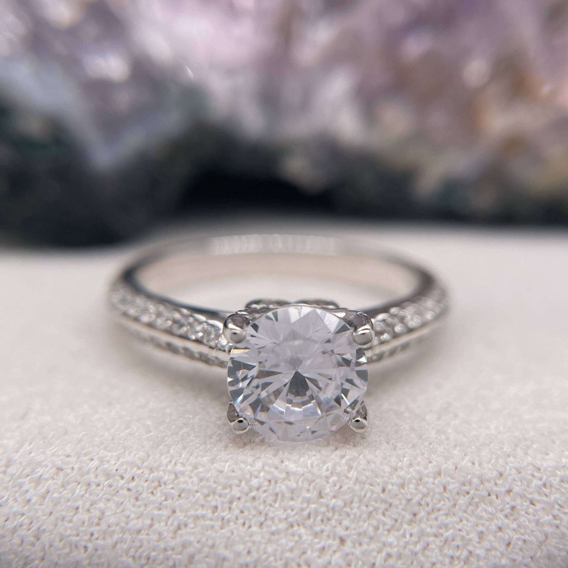 1.40 Karat Rund Brillant Lab Erstellt/Natur Diamant Verlobungsring von BostonAriaJewelry