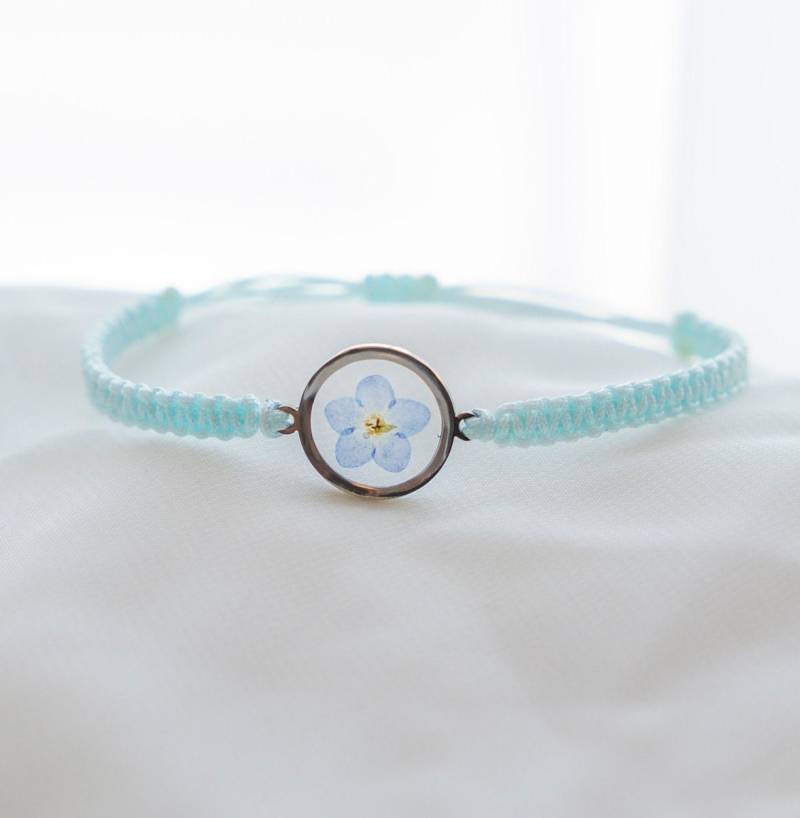 Silber | Makramee-Armband Mit Echter Vergissmeinnicht-Blüte Handgemacht von BotanaBijoux