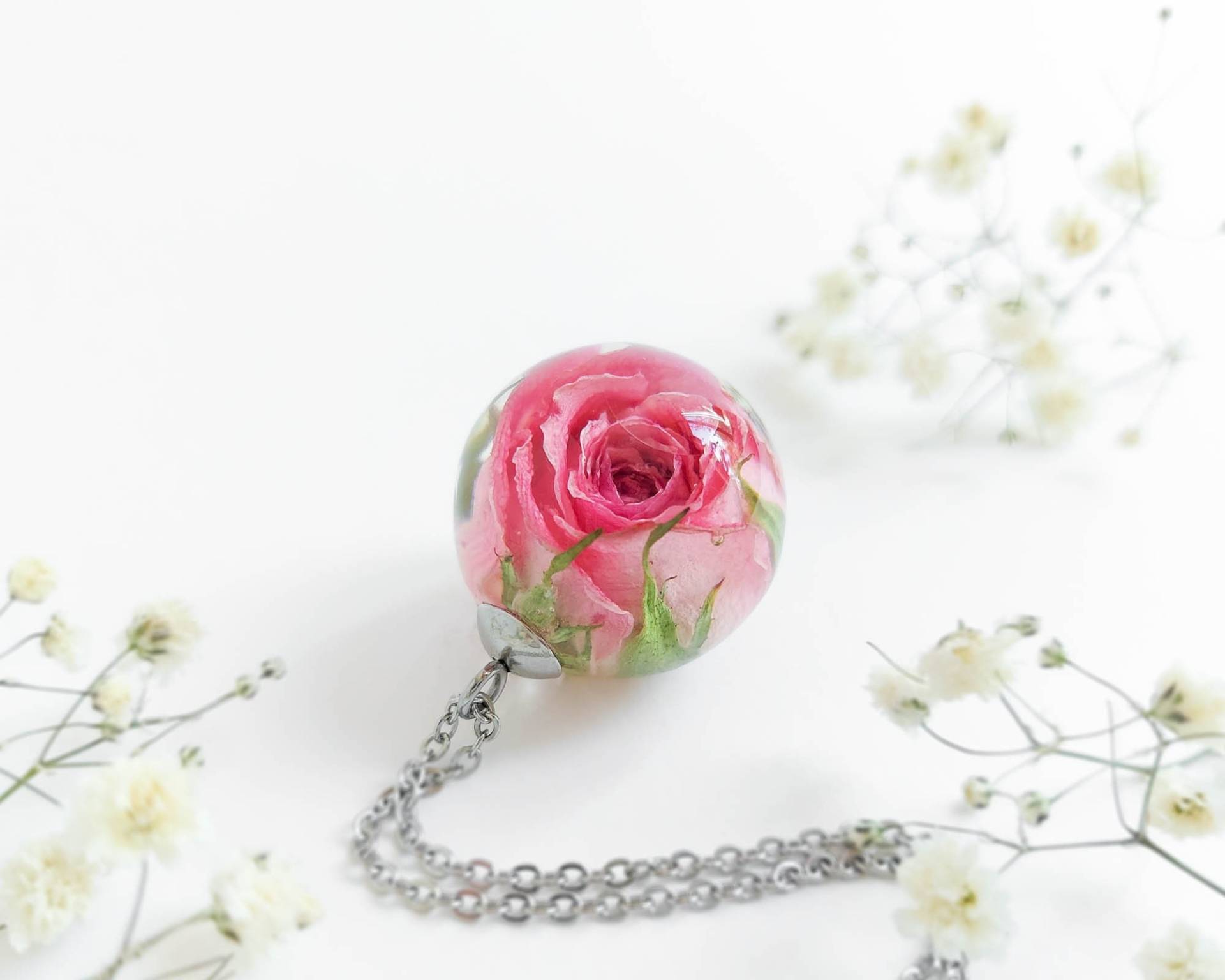 Echte Rose Halskette, Halskette in Harz, Blume Hot Pink Besonderes Geschenk Für Sie, Pink Schmuck von BotaniaJewelry