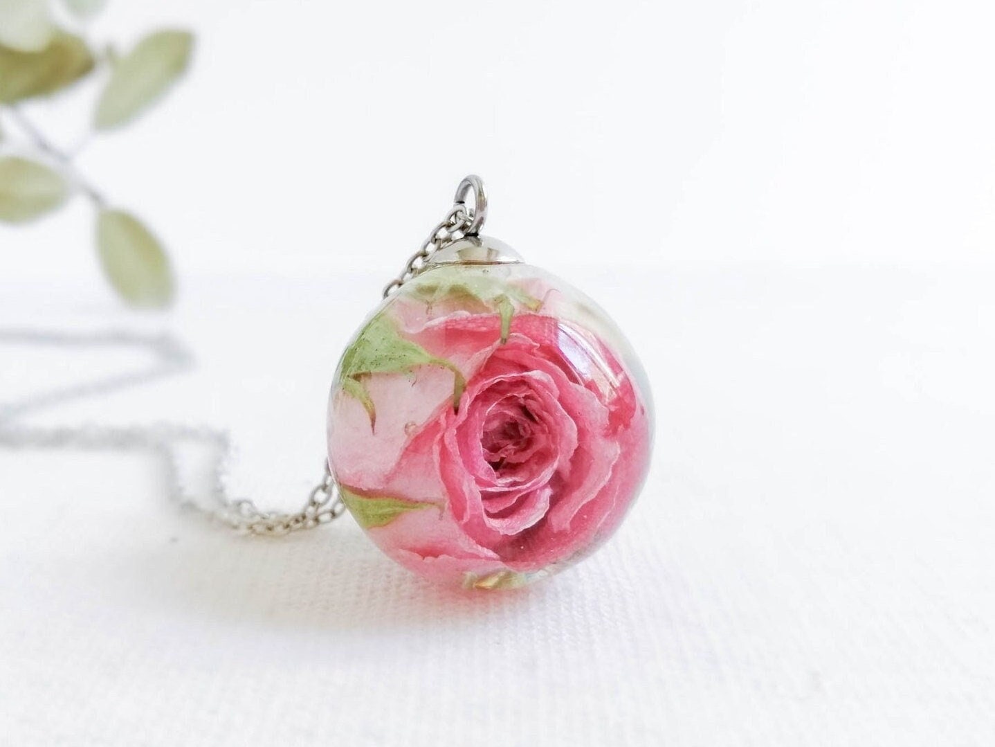 Rosa Halskette Für Frauen, Echte Rose Harz Halskette, Helle Und Bunte Einzigartiges Geburtstagsgeschenk Sie von BotaniaJewelry