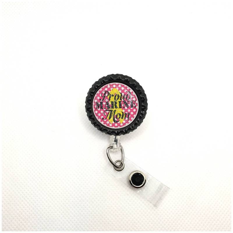 stolze Marine Mom Einziehbare Ausweishalter Kronkorken-Design stolze Marine Mom Einziehbare Ausweishalter Kronkorken-Design von BottleCapsGaloreNMor