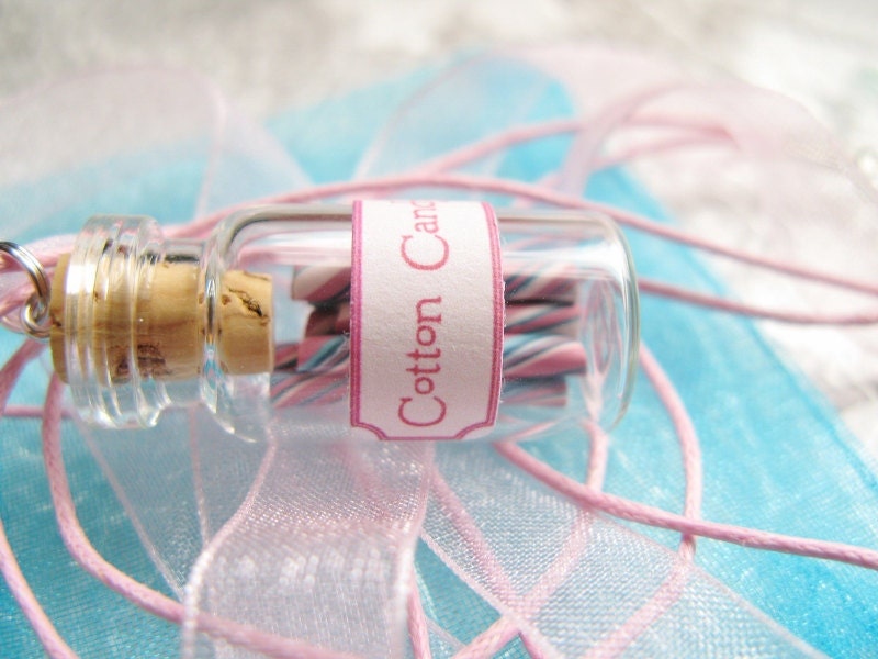 Cotton Candy Sticks Glas - Flasche Halskette Miniatur Blau Und Pink Swirl Sommer Karneval von BottleneckJewelry