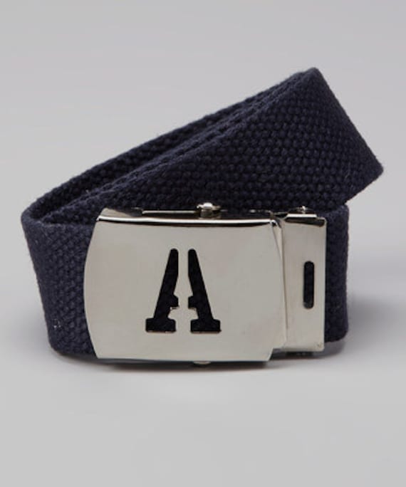 Navy Gürtel Mit Initialen Für Kinder, Mädchen, Jungen, Tweens Und Erwachsene von BottomsUp4Kids