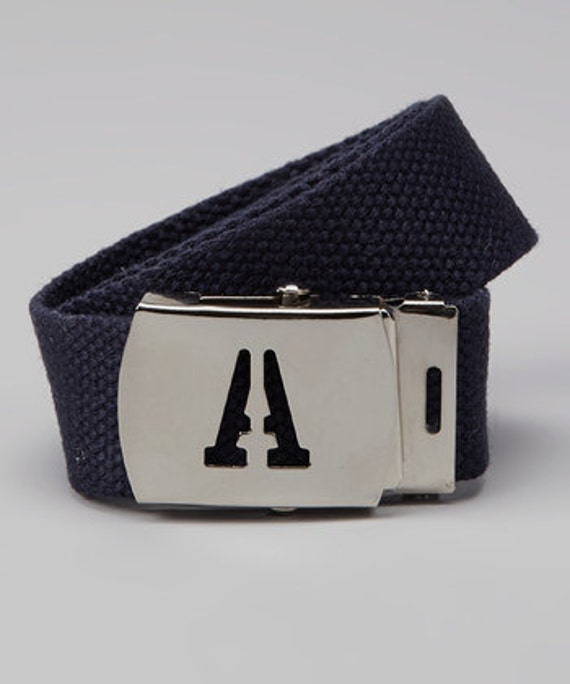 Navy Gürtel Mit Initialen Für Kinder, Mädchen, Jungen, Tweens Und Erwachsene von BottomsUp4Kids