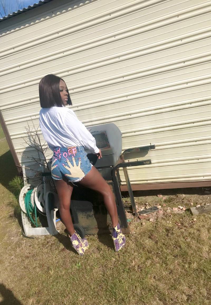 Hände Weg Von Shorts Hände Weg Von Shorts von BoujeeBittie