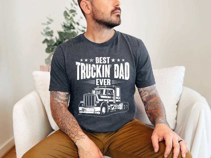 Bestes Truckin Dad Ever T-Shirt | Vatertag Lkw-Fahrer Geschenk Fernfahrer Papa Trucker Sattelzugfahrer Geschenke Für Stolzer von BoulderDesignStudio