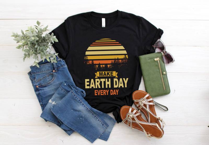 Make Earth Day Every Day-Environmental Activist Short-Sleeve Unisex T-Shirt von BoulderDesignStudio