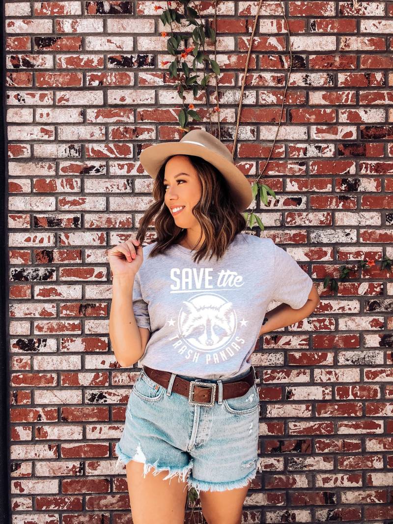 Save The Trash Pandas T-Shirt | Waschbär Shirt Tierliebhaber Wildschutz Tierkontrolle Müllschlucker Humane Gesellschaft von BoulderDesignStudio