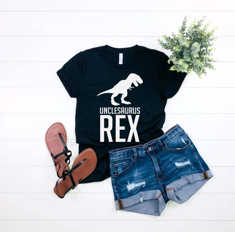 Unclesaurus Rex - Süße T-Rex Stolz Dinosaurier Familie Kurzarm Unisex T-Shirt von BoulderDesignStudio
