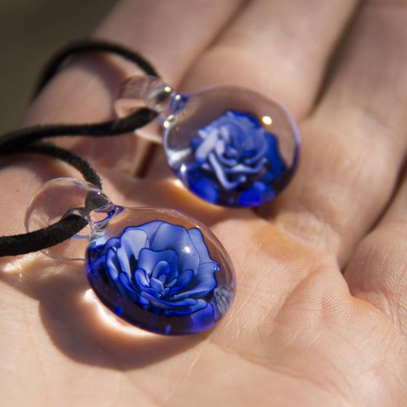 Glas Rose Anhänger Halskette - Blaue Blume Schmuck Glas Rose Anhänger Halskette - Blaue Blume Schmuck von BourgeoisGlass