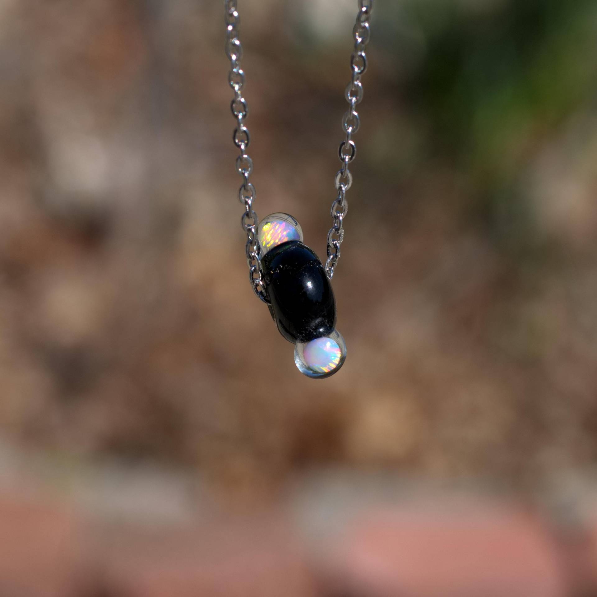 Schwarze Perle Mit Opalen - Borosilikat Glasperle Für Armbänder Halskette Glasperlenschmuck Schwarze Perle Mit Opalen - Borosilikat Glasperle Für Armbänder Halskette Glasperlenschmuck von BourgeoisGlass