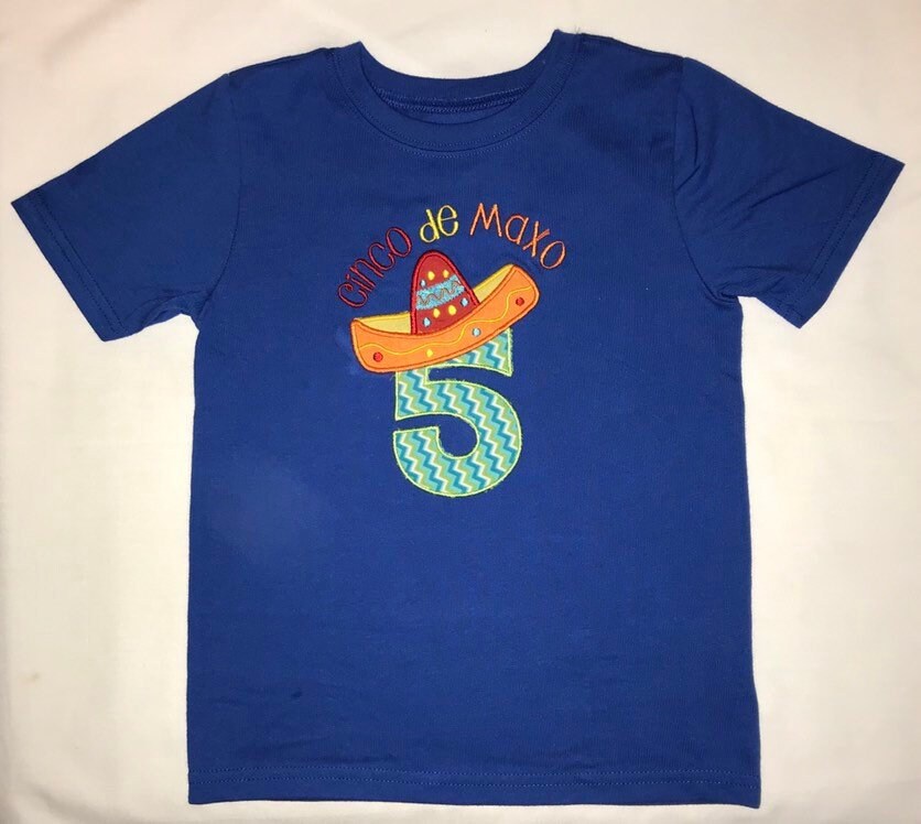 Benutzerdefinierte Applikation Cinco De Mayo Geburtstagsshirt von BoutiqfullyYours