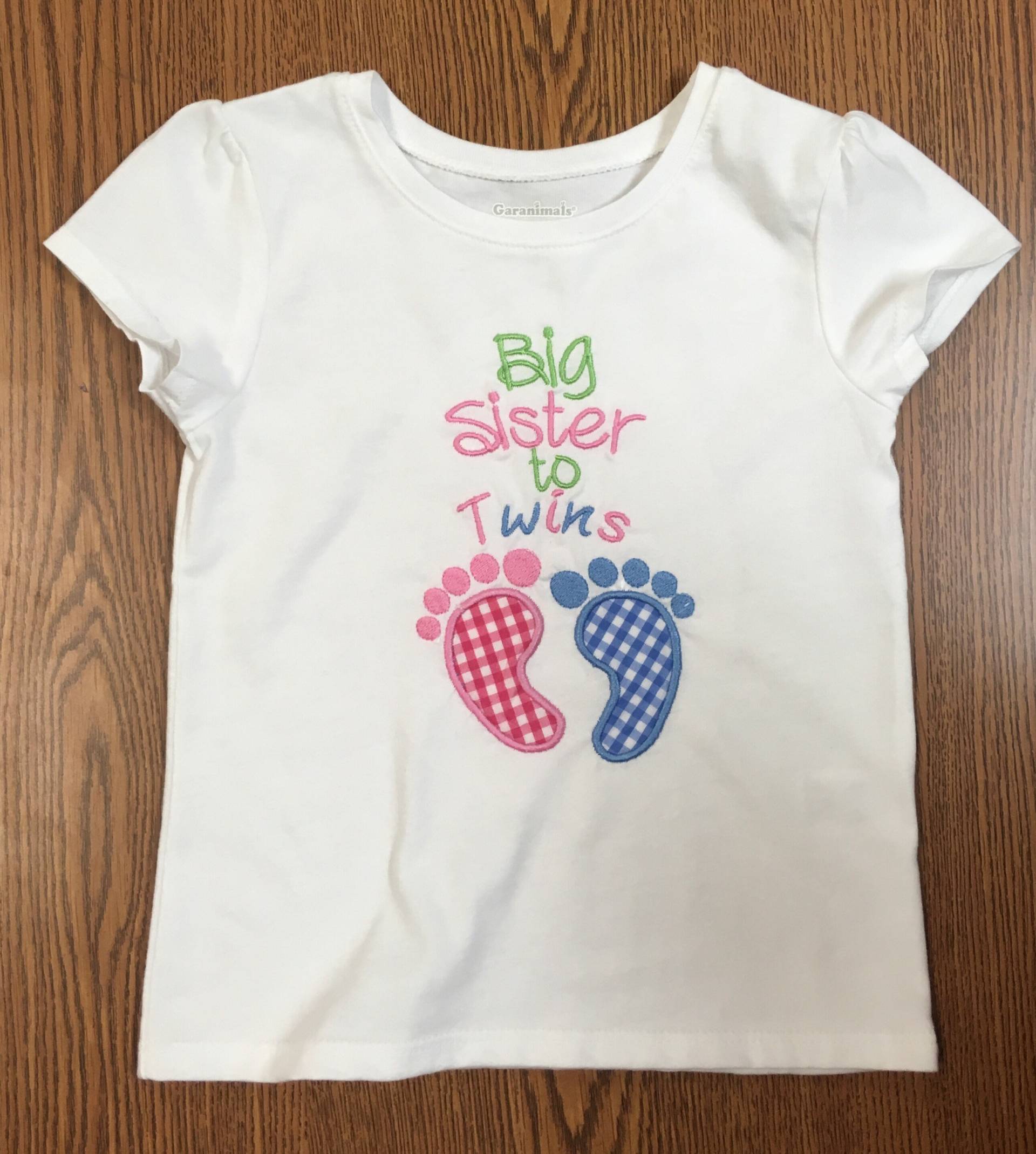 Große Schwester Zwillinge Appliziert Shirt von BoutiqfullyYours