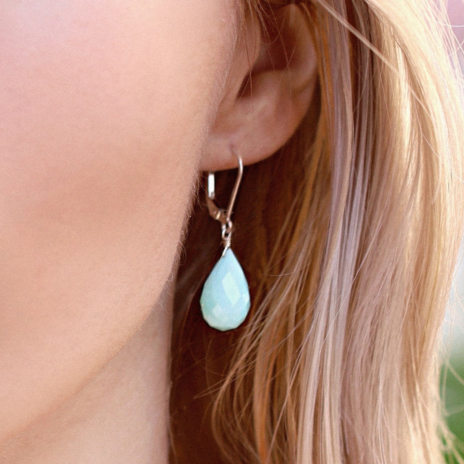Große Blaue Opal Tropfen Ohrringe Aus Massivem 14 Karat Gelb-, Rosé - Oder Weißgold, Oktober Geburtsstein, Naturstein Baumeln Leverback von BoutiqueBaltique