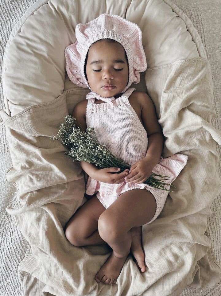 Baby Mädchen Strampler Und Mütze - 2Er-Set Popcorn Strampelanzieher Neues Outfit Set Rüschen Zart Rosa von BoutiqueDeMarcipan