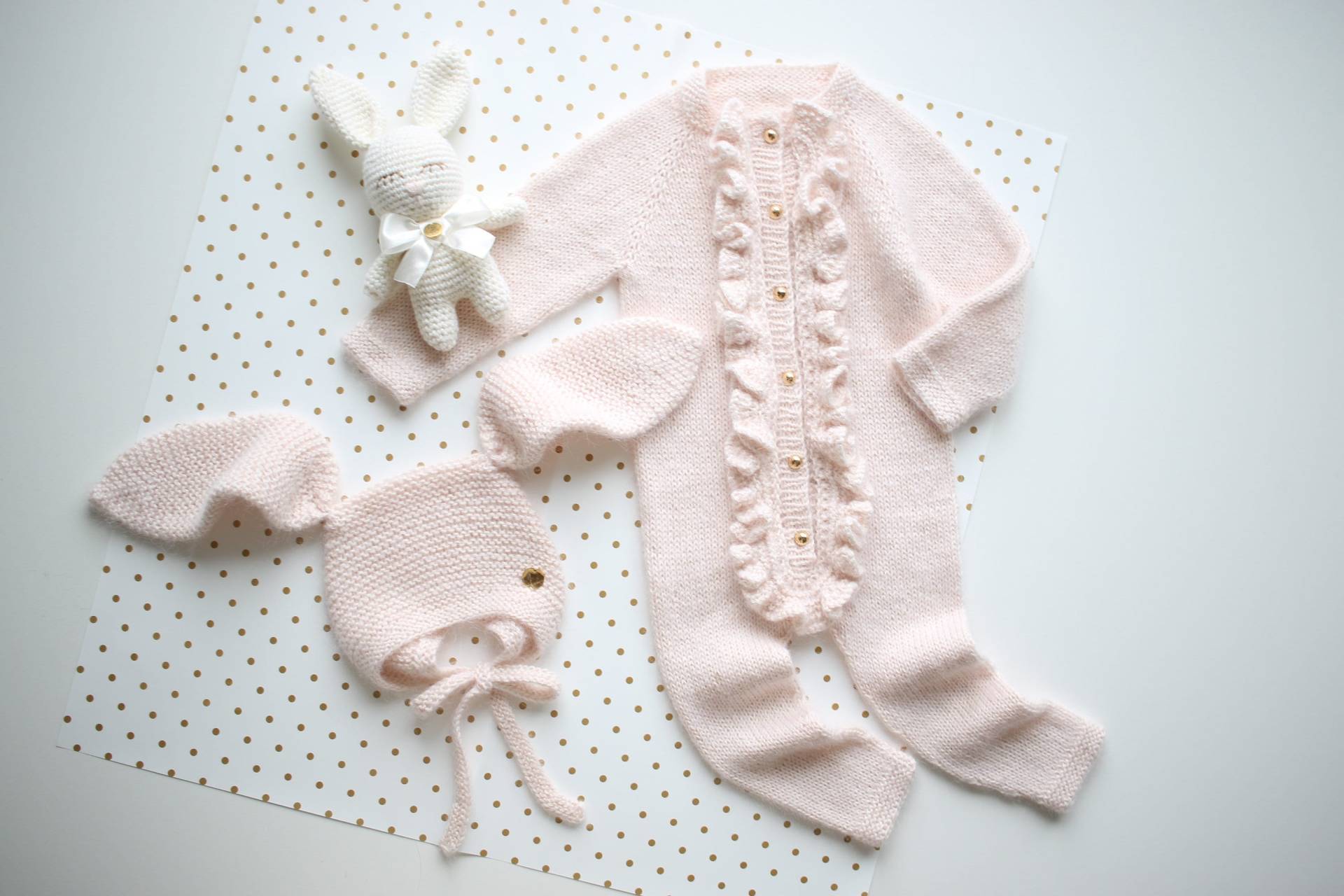 2Er Set - Baby Strampler Und Häschenhaube Mädchen Outfit Zartrosa Häschenanzug von BoutiqueDeMarcipan