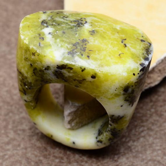 Sz8.25 Einzigartige Gelb Türkis Stein Sattel Ring Größe Us 8, 25 Sz8.25 Einzigartige Gelb Türkis Stein Sattel Ring Größe Us 8, 25 von BoutiqueKRMamber