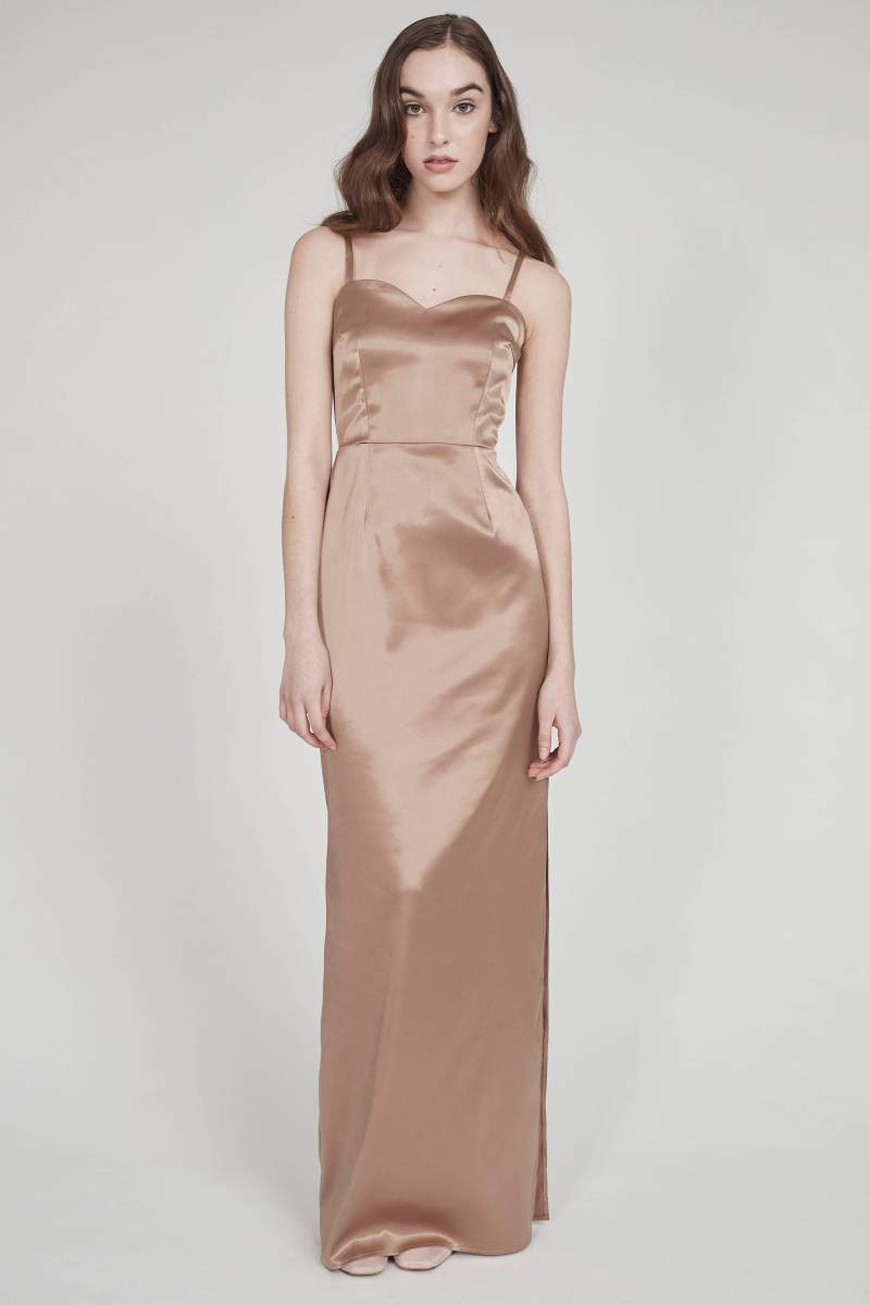 Video Mädchen Karamell Matt Satin Bustier-Kleid Mit Öffnung in Rock von BoutiqueLustre