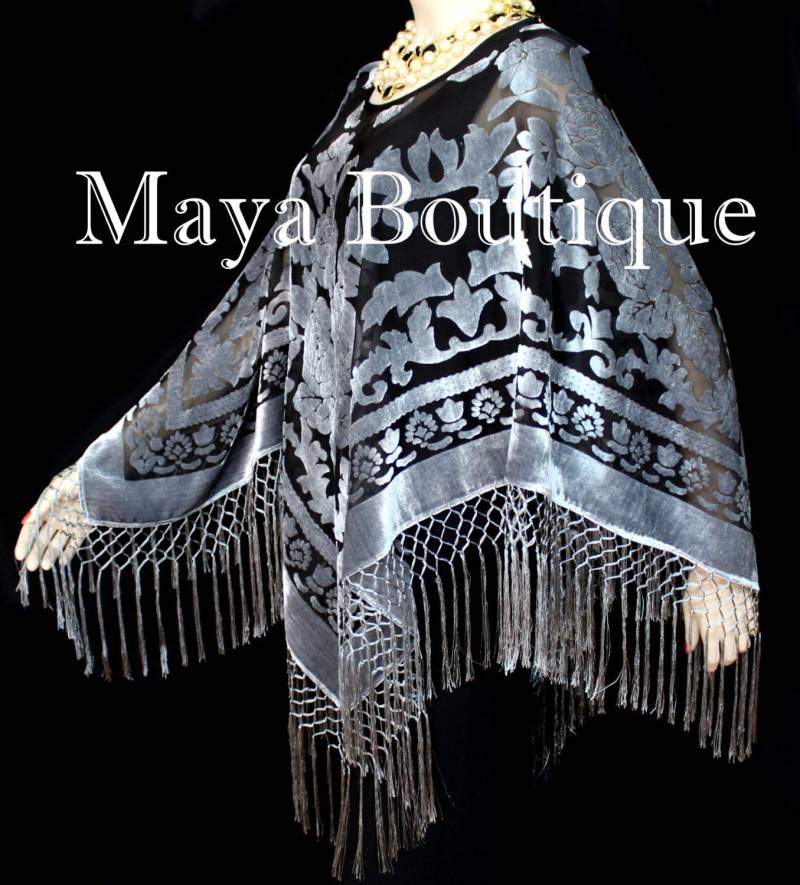 Seide Ausbrenner Samt Poncho Schal Top Mit Fransen Silber Grau Schwarz Maya Matazaro Seide Ausbrenner Samt Poncho Schal Top Mit Fransen Silber Grau Schwarz Maya Matazaro von BoutiqueMaya