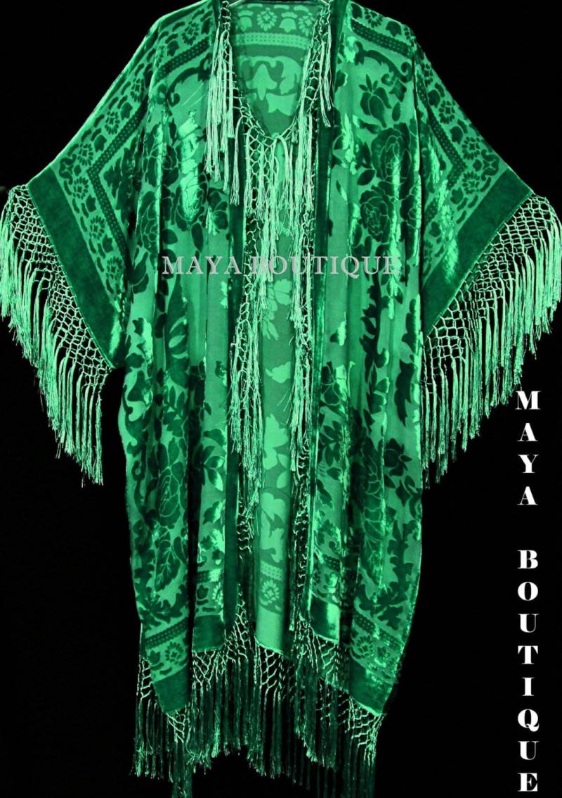 Smaragdgrüne Seide Burnout Samt Fransenjacke Kimono Duster Maya Matazaro Plus Smaragdgrüne Seide Burnout Samt Fransenjacke Kimono Duster Maya Matazaro Plus von BoutiqueMaya