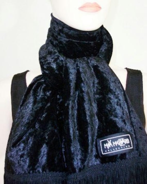 Wunderschöner Schwarzer Crushed Samtschal Von Maya Weich Und Warm von BoutiqueMaya