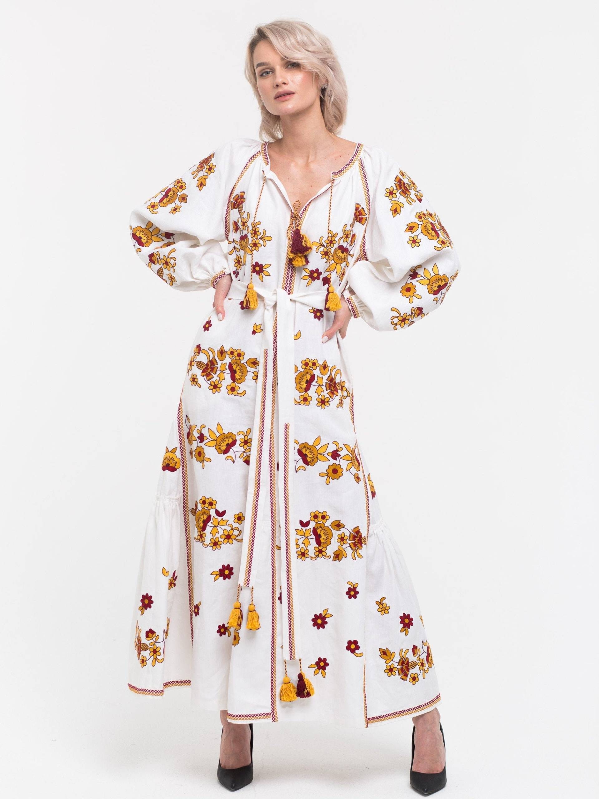Mode Besticktes Blumenkleid Boho Meerjungfrau Ukrainisch Hochzeitskleid Plus Größe Outfit Für Frauen von BoutiqueUA