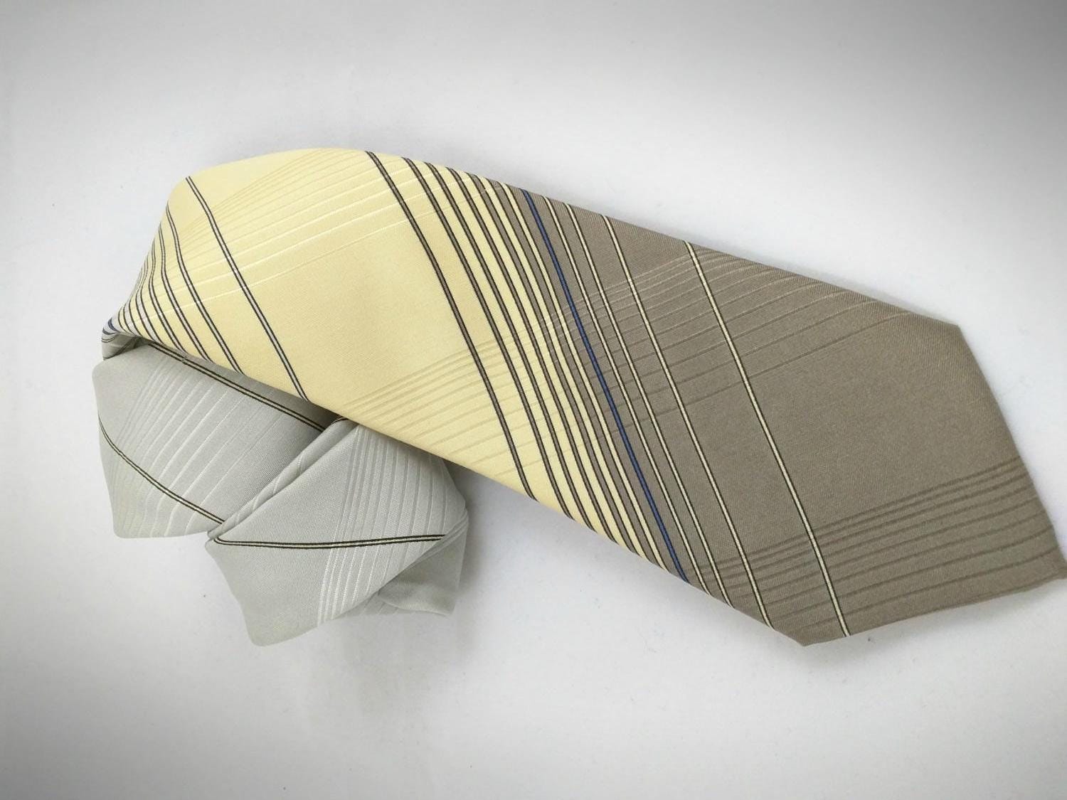 Vintage Krawatte Von Pierre Balmain - Wunderschön Für Sie Und Ihn Vintage Krawatte Von Pierre Balmain - Wunderschön Für Sie Und Ihn von BoutiqueVintageBox