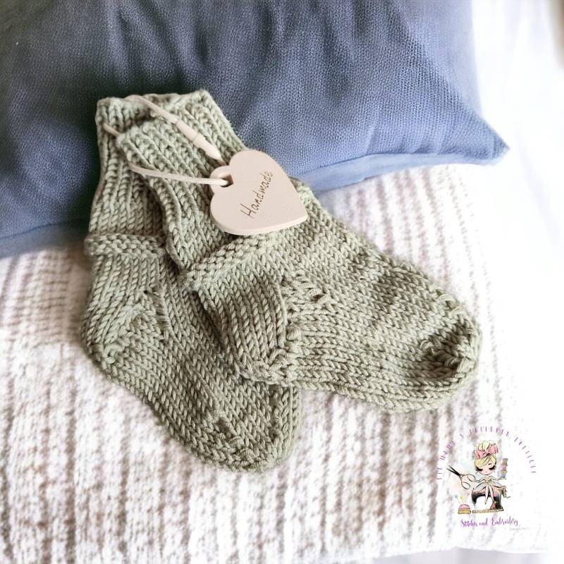 Babysocken Handgestrickt, Gestrickte Baby Wollsocken, Geschenk Geburt Baby von BoutiquebyBigMama