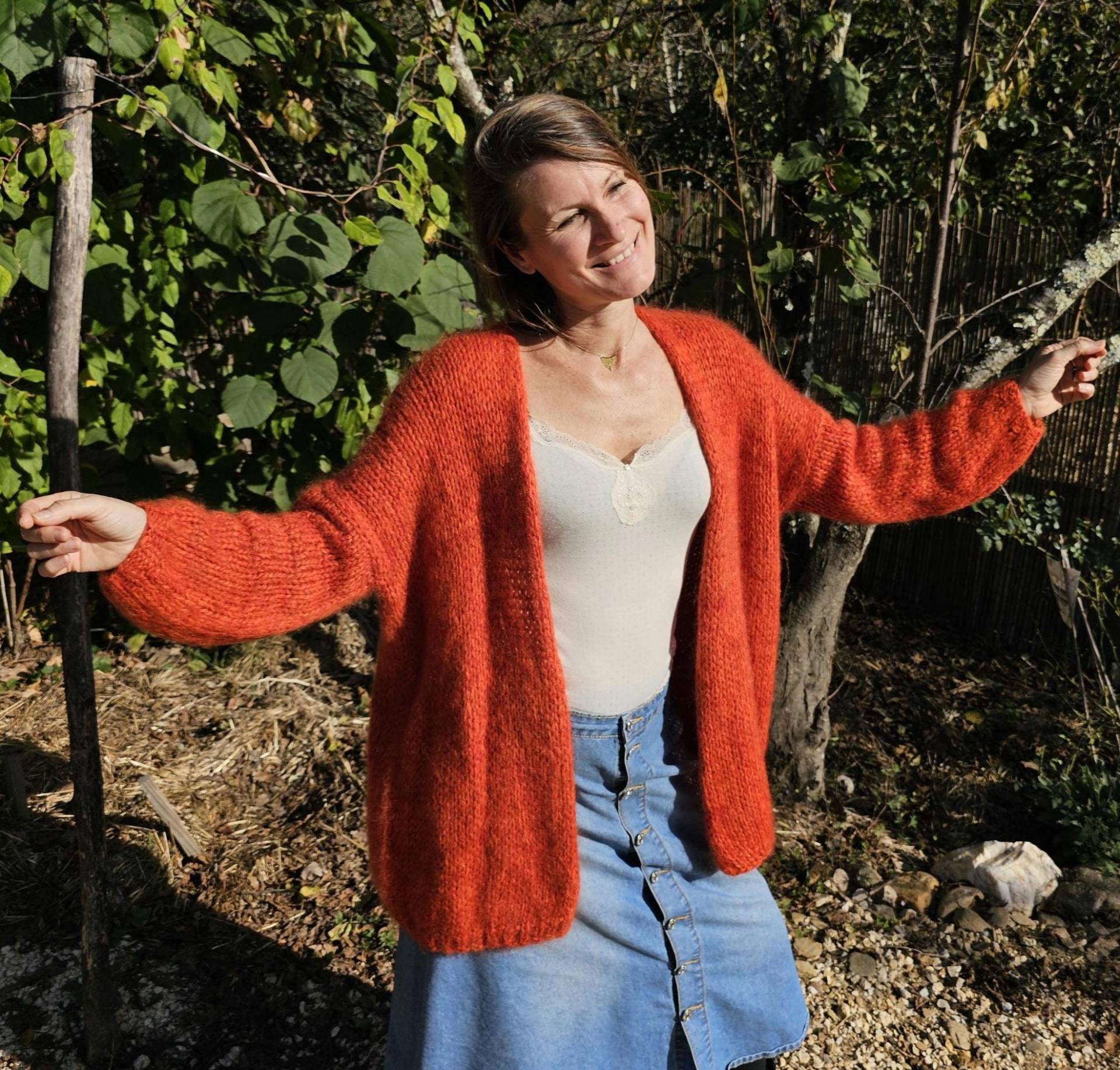 Oversize-strickjacke „Orangina" Trikot Hauptsächlich in Frankreich Kid Mohair, Alpaga Baby, Soie, Merinos Extrafine, Boutonrose, Unique Oversize-strickjacke „Orangina" Trikot Hauptsächlich in Frankreich Kid Mohair, Alpaga Baby, Soie, Merinos Extrafine, Boutonrose, Unique von BoutonRose
