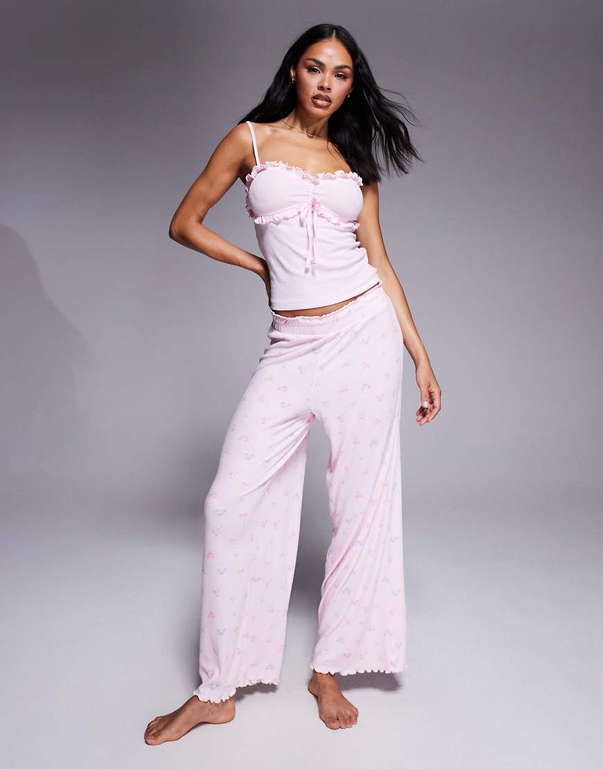 Boux Avenue - Set aus geripptem Camisole-Top und Hose in Puderrosa mit Rüschenborte von Boux Avenue