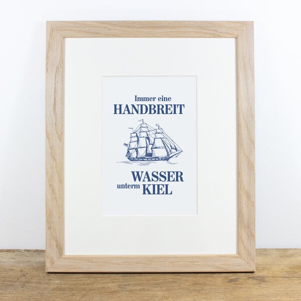 Bow & Hummingbird Bild mit Echtholzrahmen - Wasser unterm Kiel von Bow & Hummingbird